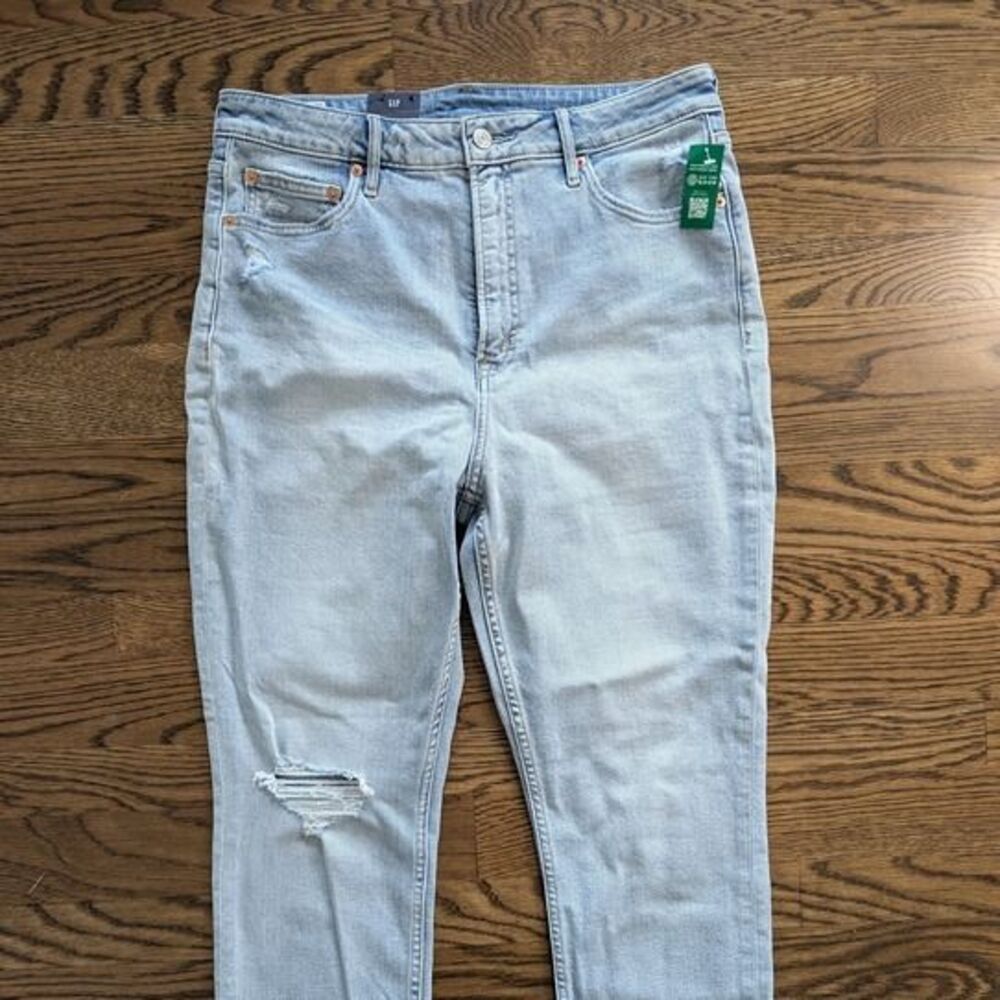 NWT Gap Womens Perfect Vintage Jeans- Size 32